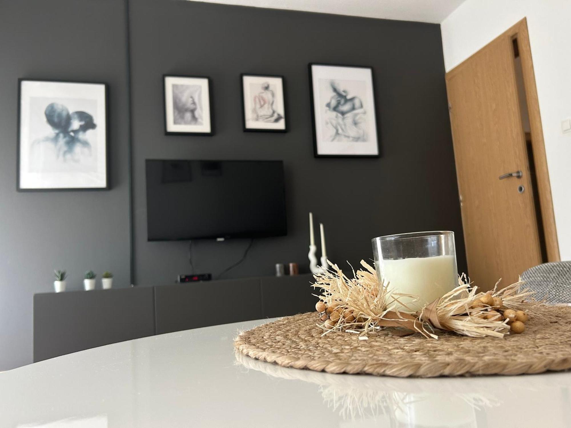 Apartments And Rooms Krizmanic Смолянац Екстериор снимка