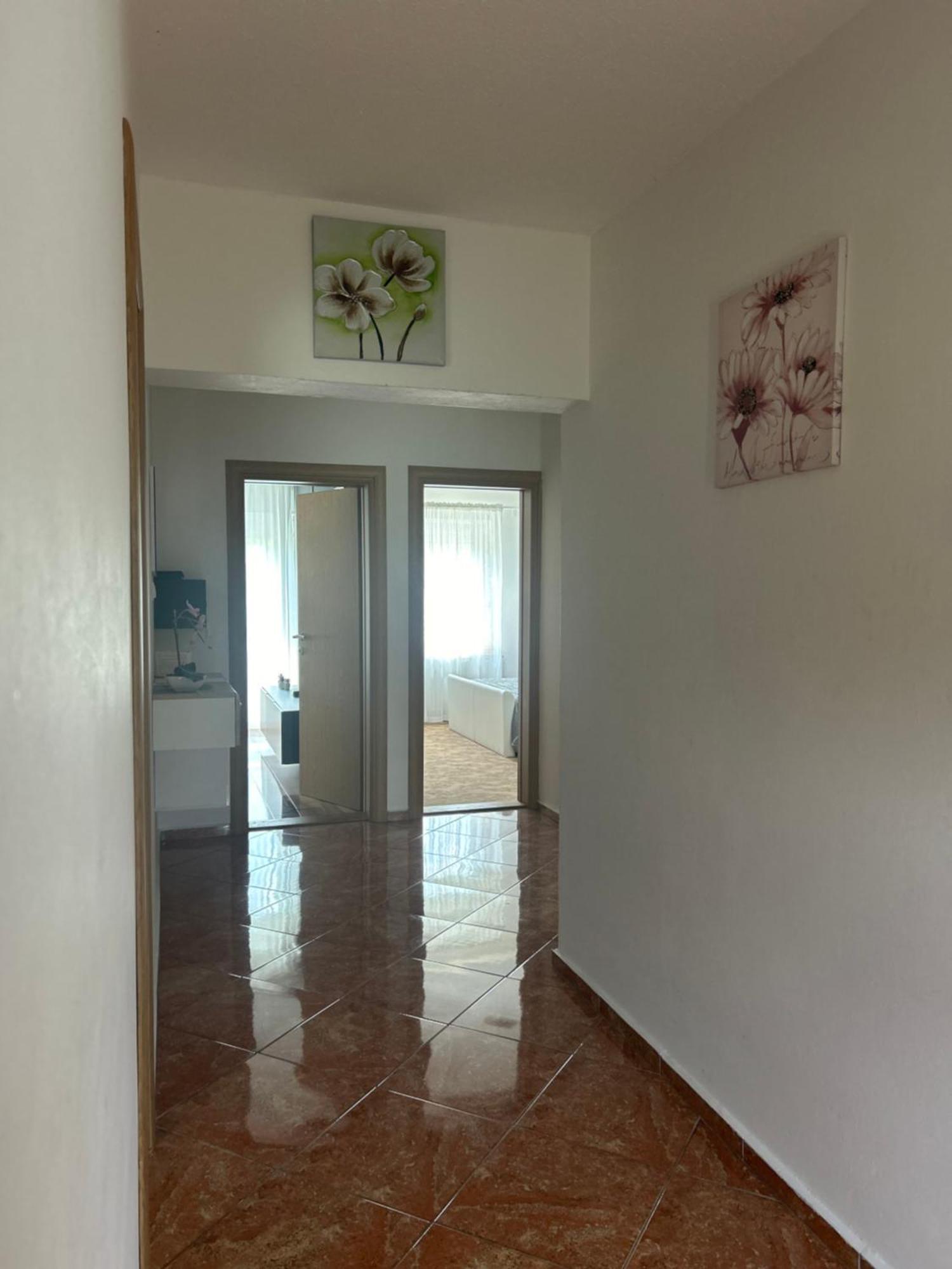Apartments And Rooms Krizmanic Смолянац Екстериор снимка
