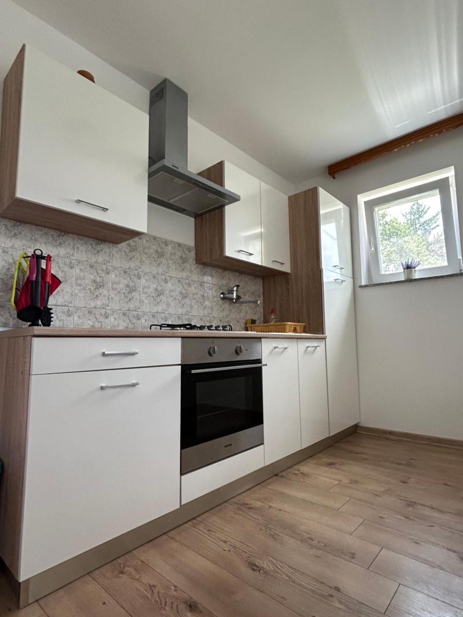 Apartments And Rooms Krizmanic Смолянац Екстериор снимка